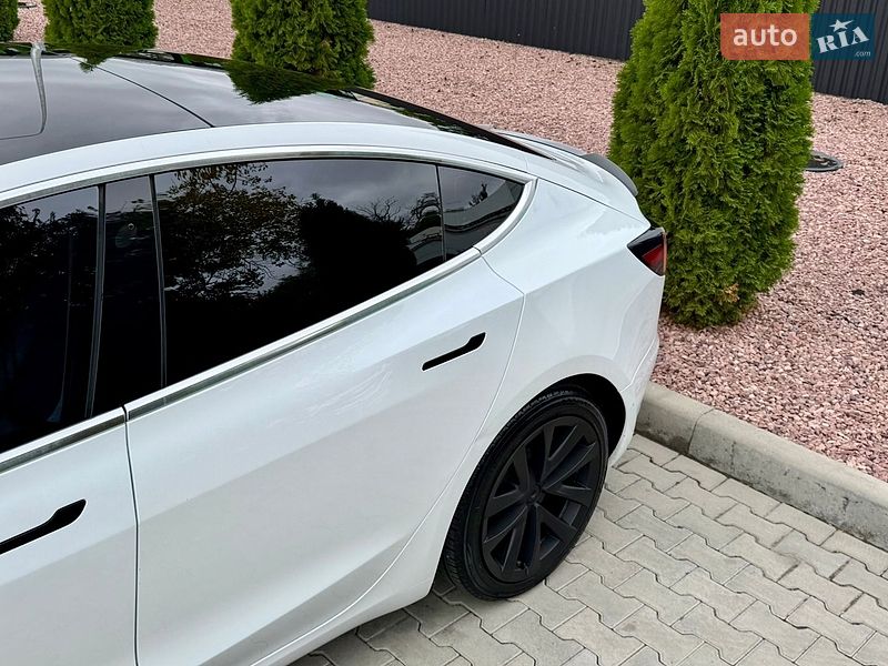 Седан Tesla Model 3 2019 в Одессе