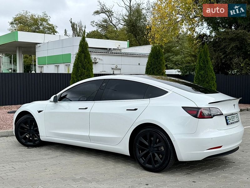 Седан Tesla Model 3 2019 в Одессе