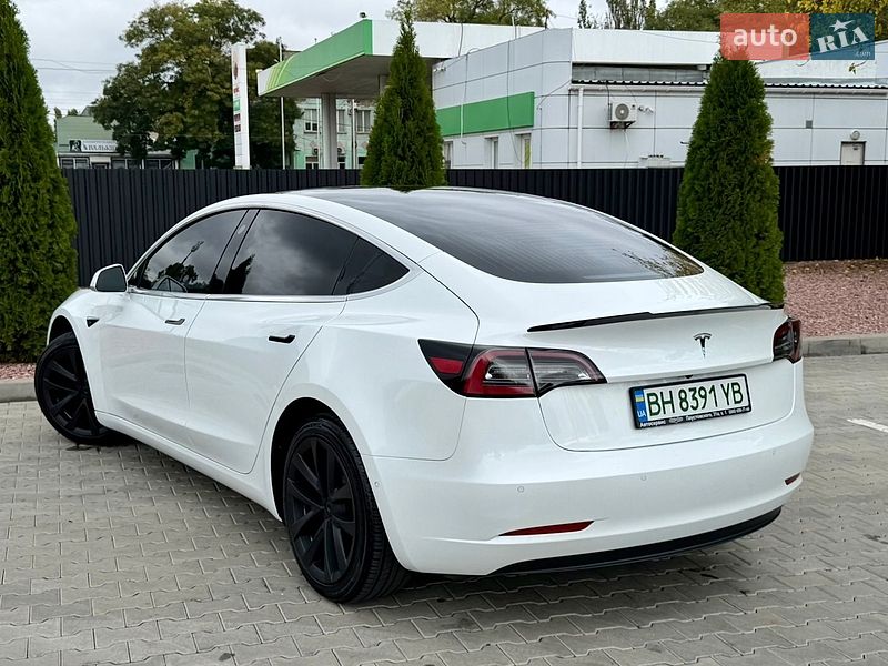 Седан Tesla Model 3 2019 в Одессе
