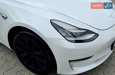 Седан Tesla Model 3 2019 в Одессе