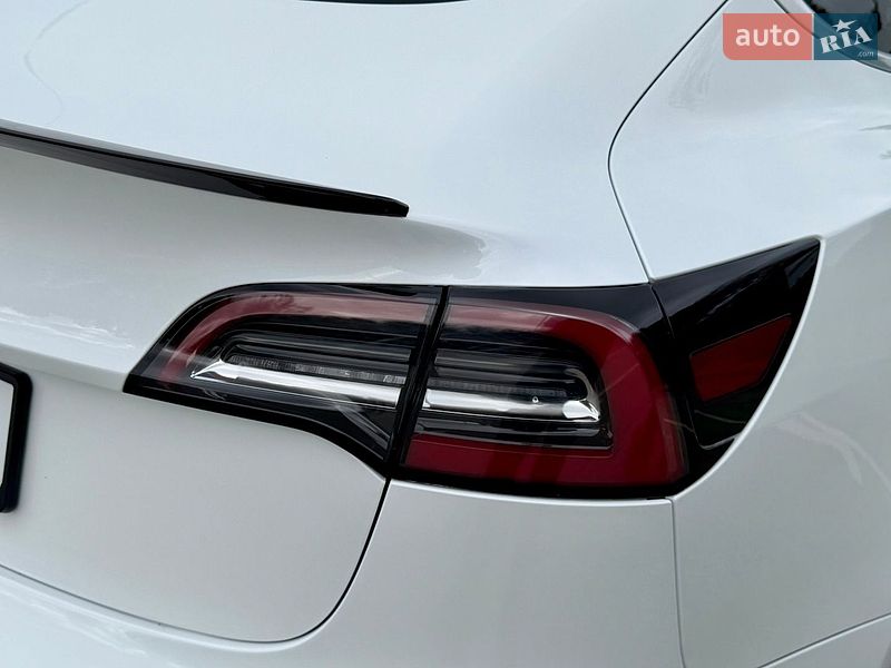 Седан Tesla Model 3 2019 в Одессе