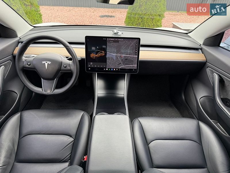 Седан Tesla Model 3 2019 в Одессе
