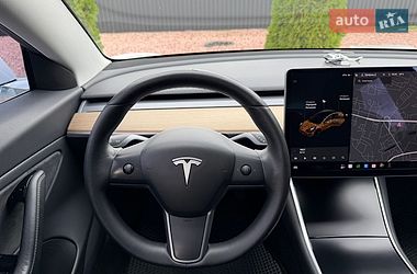Седан Tesla Model 3 2019 в Одессе