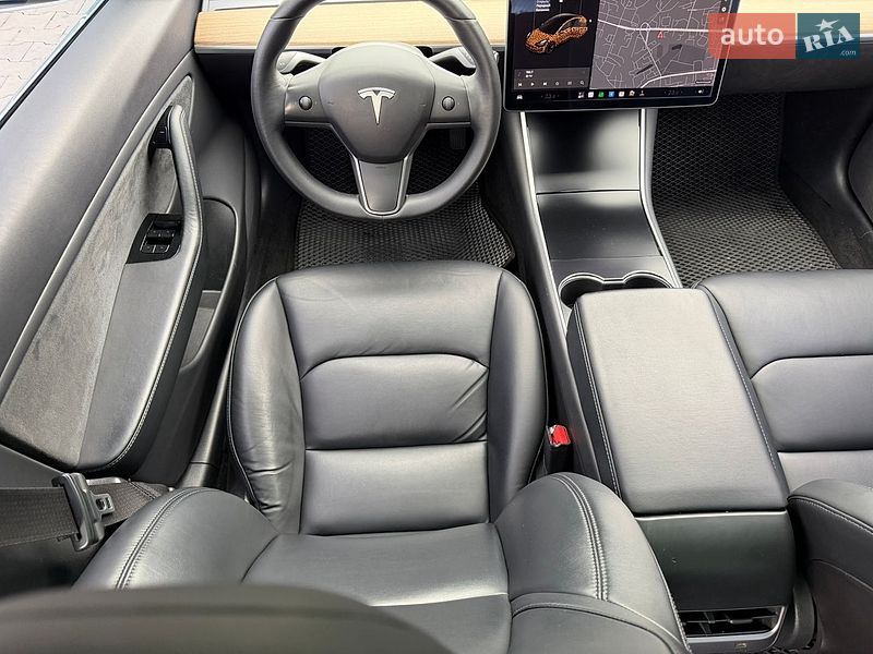 Седан Tesla Model 3 2019 в Одессе