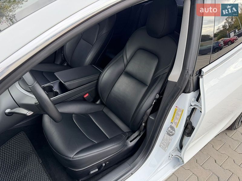 Седан Tesla Model 3 2019 в Одессе