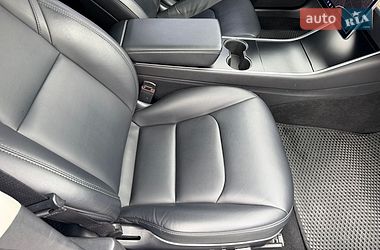 Седан Tesla Model 3 2019 в Одессе