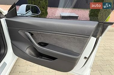 Седан Tesla Model 3 2019 в Одессе