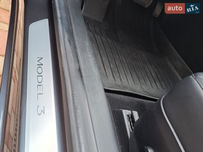 Седан Tesla Model 3 2018 в Одессе