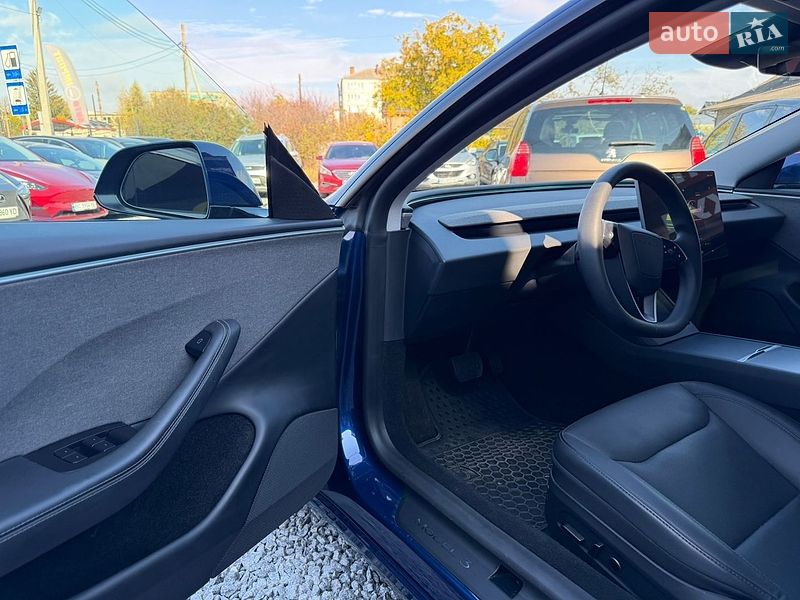 Седан Tesla Model 3 2025 в Стрые