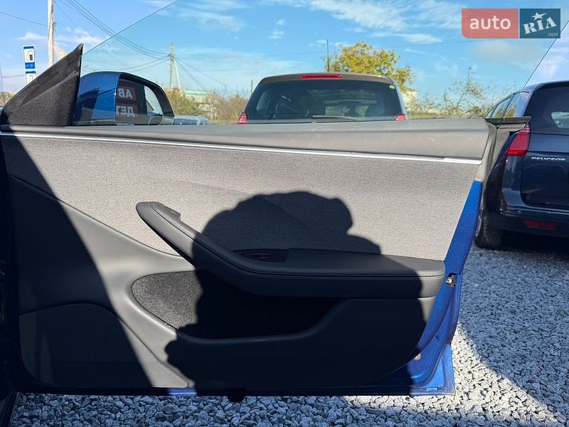 Седан Tesla Model 3 2025 в Стрые