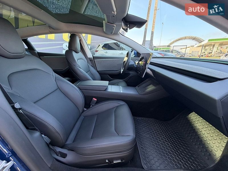 Седан Tesla Model 3 2025 в Стрые