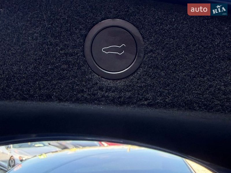 Седан Tesla Model 3 2025 в Стрые