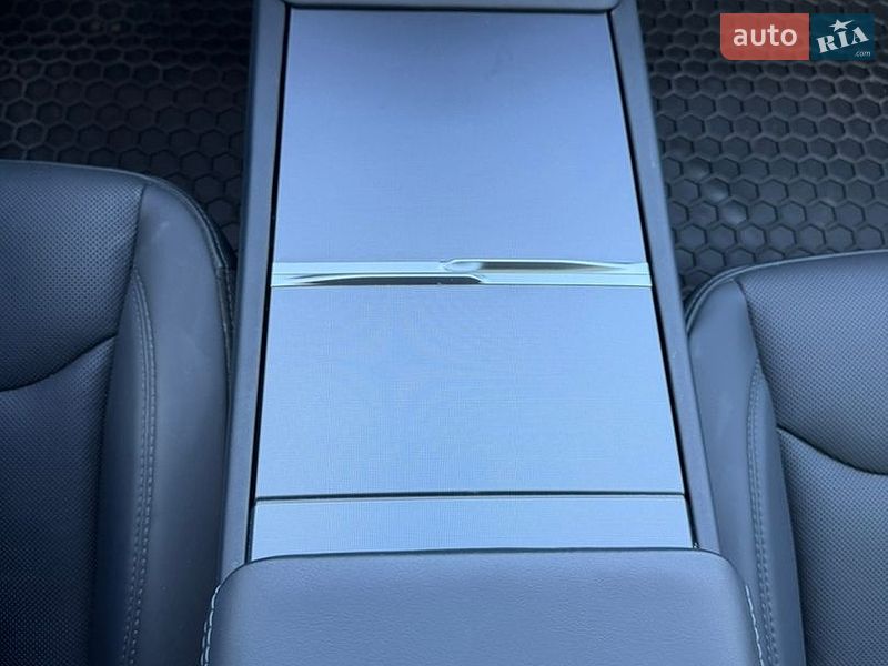 Седан Tesla Model 3 2025 в Стрые