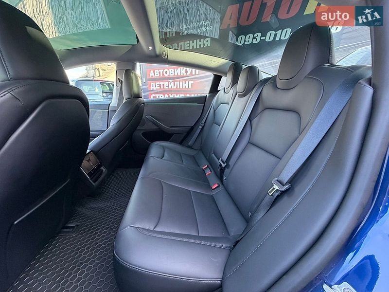 Седан Tesla Model 3 2025 в Стрые