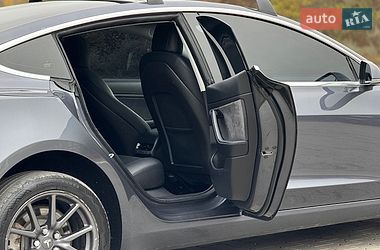 Седан Tesla Model 3 2019 в Тернополе