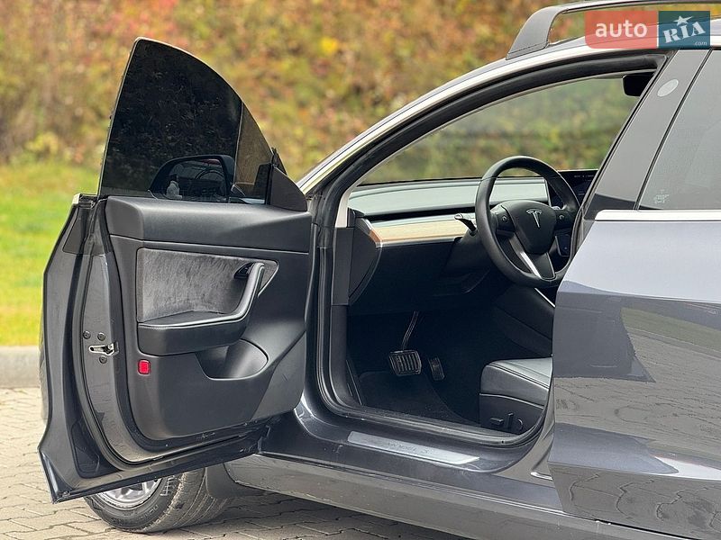 Седан Tesla Model 3 2019 в Тернополе