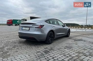 Седан Tesla Model 3 2025 в Радивилове