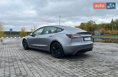 Седан Tesla Model 3 2025 в Радивилове
