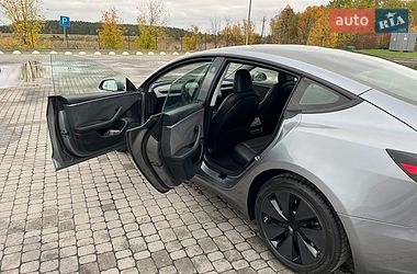 Седан Tesla Model 3 2025 в Радивилове