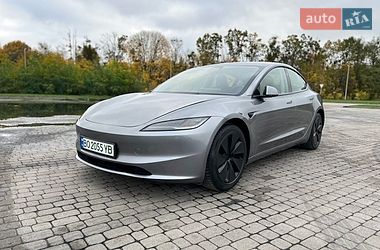 Седан Tesla Model 3 2025 в Радивилове