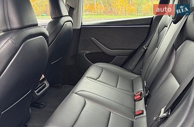 Седан Tesla Model 3 2025 в Радивилове