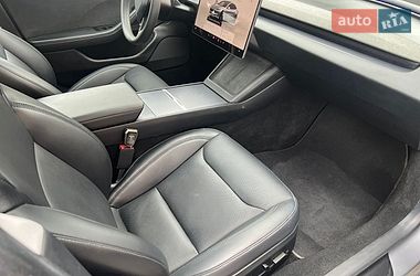Седан Tesla Model 3 2025 в Радивилове
