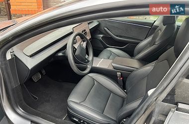 Седан Tesla Model 3 2025 в Радивилове