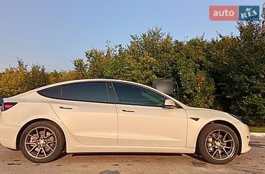 Седан Tesla Model 3 2021 в Харкові