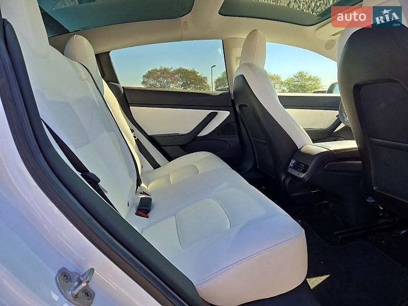 Седан Tesla Model 3 2019 в Львові фото 9 Седан Tesla Model 3 2019 в Львові