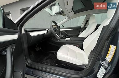 Седан Tesla Model 3 2022 в Ивано-Франковске