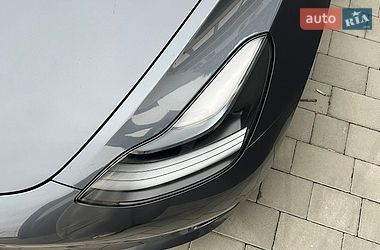 Седан Tesla Model 3 2022 в Ивано-Франковске
