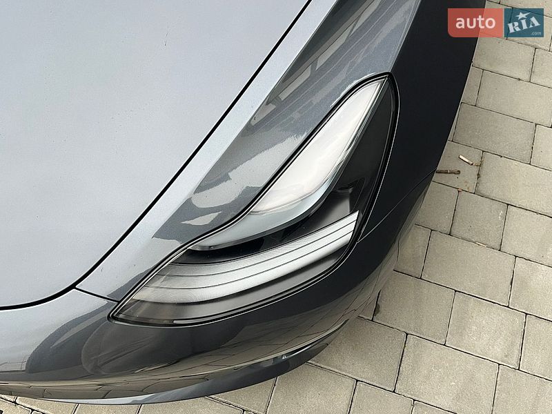 Седан Tesla Model 3 2022 в Ивано-Франковске