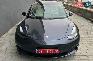 Седан Tesla Model 3 2022 в Ивано-Франковске
