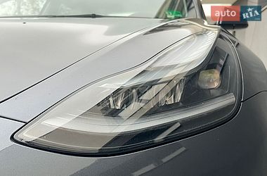Седан Tesla Model 3 2022 в Ивано-Франковске