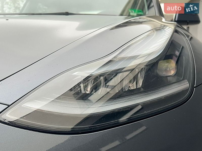 Седан Tesla Model 3 2022 в Ивано-Франковске