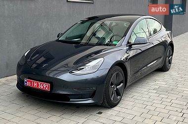 Седан Tesla Model 3 2022 в Ивано-Франковске