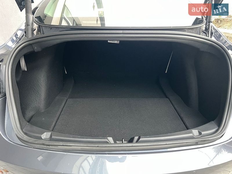 Седан Tesla Model 3 2022 в Ивано-Франковске