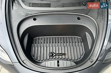 Седан Tesla Model 3 2022 в Ивано-Франковске