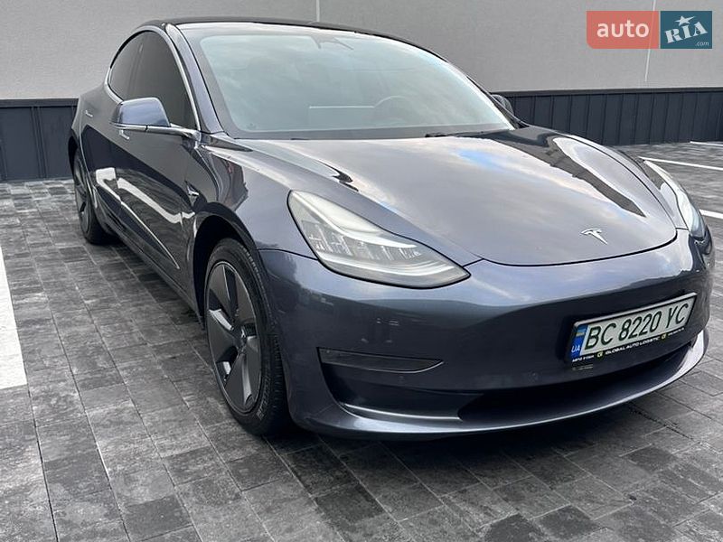 Седан Tesla Model 3 2018 в Рівному