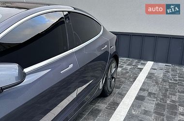 Седан Tesla Model 3 2018 в Рівному