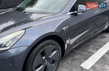 Седан Tesla Model 3 2018 в Рівному