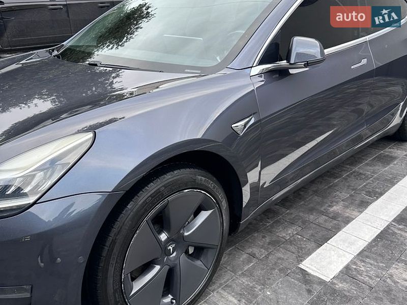Седан Tesla Model 3 2018 в Рівному