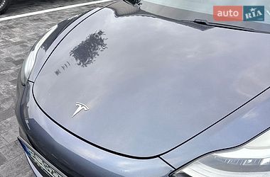 Седан Tesla Model 3 2018 в Рівному