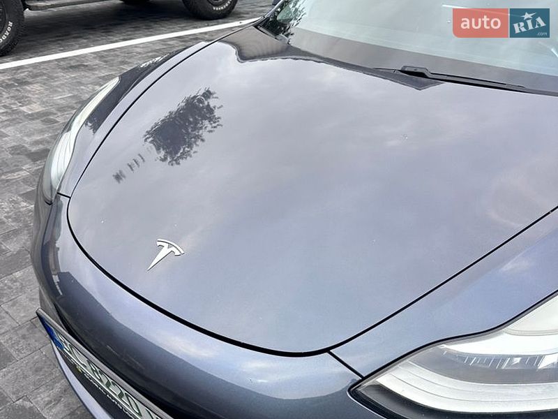 Седан Tesla Model 3 2018 в Рівному