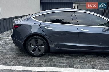 Седан Tesla Model 3 2018 в Рівному