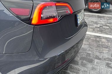Седан Tesla Model 3 2018 в Рівному