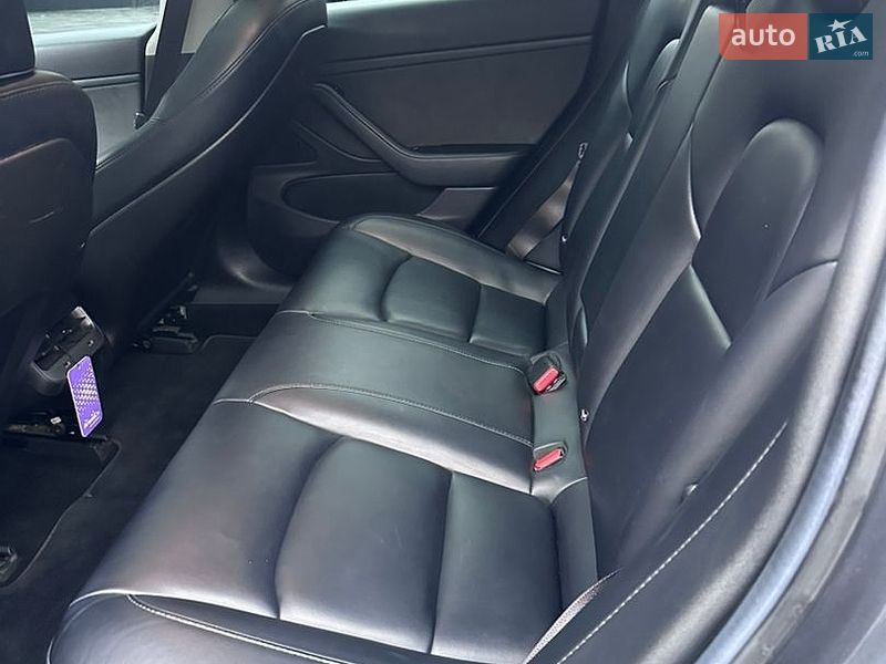 Седан Tesla Model 3 2018 в Рівному