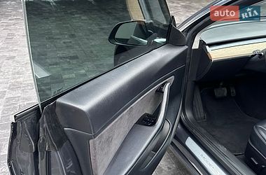 Седан Tesla Model 3 2018 в Рівному