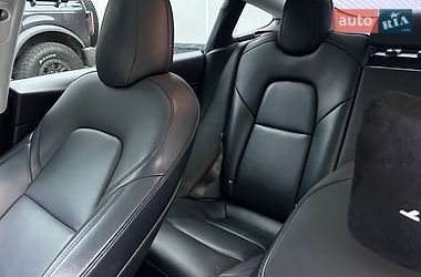 Седан Tesla Model 3 2018 в Рівному