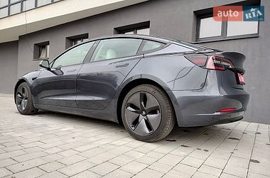 Седан Tesla Model 3 2022 в Ивано-Франковске